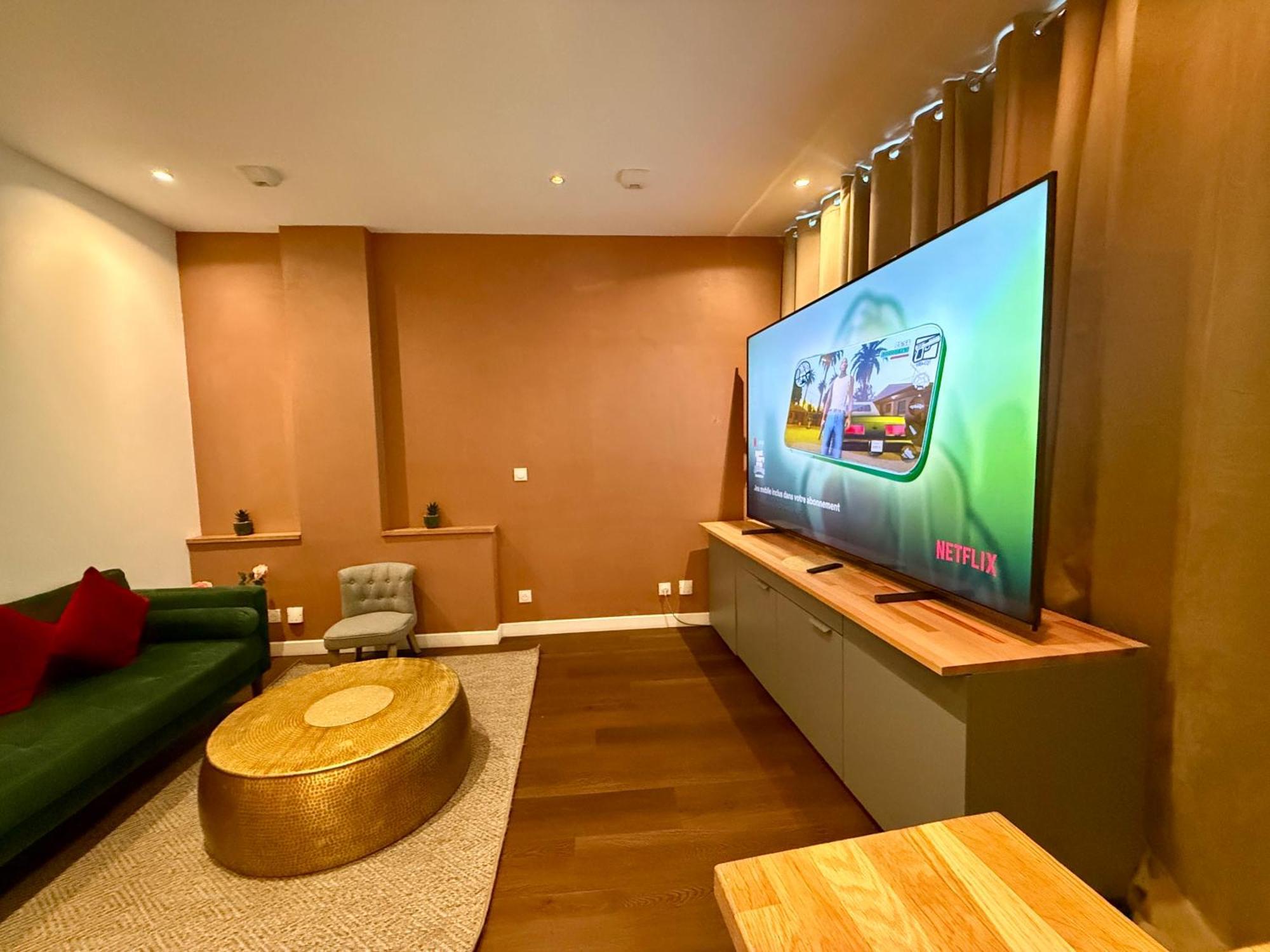 Colline, La Suite Cinema Spa Privee Nancy Exterior foto